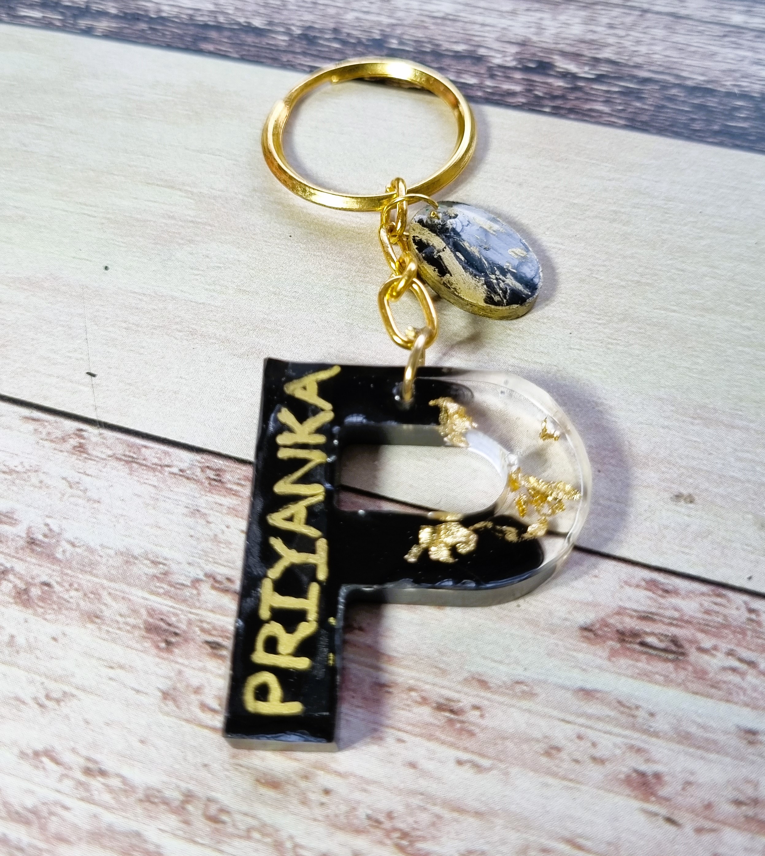 resin-name-initial-keychain-3-2_1722006970.jpg
